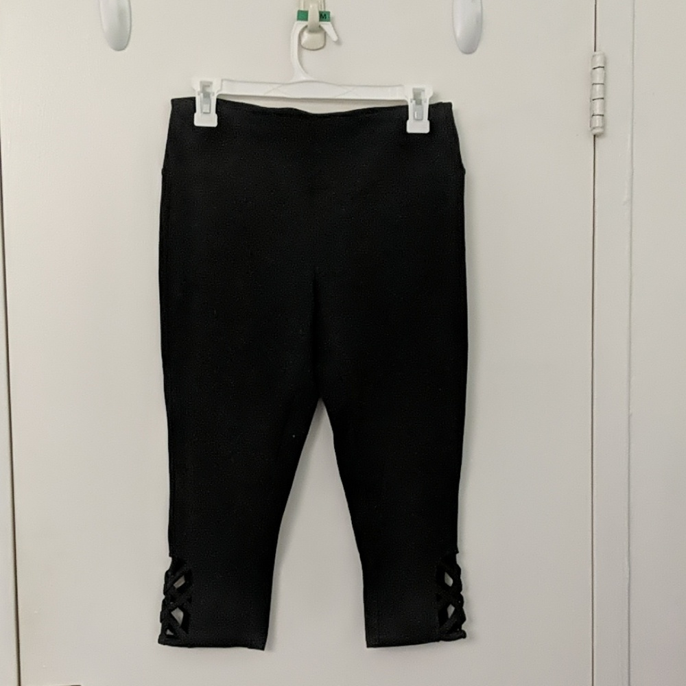 Capris - cotton and spandex size M key hole design